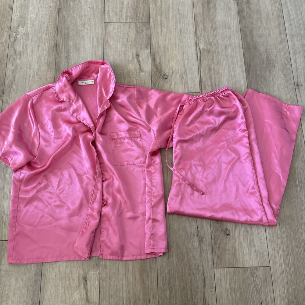 Lord & TAYLOR Pajama Set Pink Petite Large PL Short Sleeve Silky Satin Feel